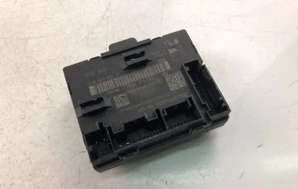 Volkswagen Golf VII Other control units/modules 5Q0959592A