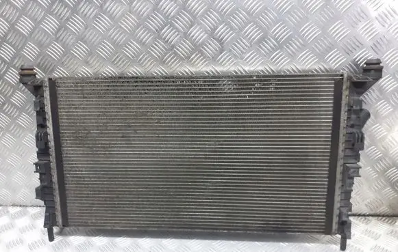 Ford Focus Coolant radiator 3M5H8005TL
