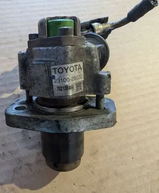 Toyota Avensis T250 Fuel injection high pressure pump 2310028032 702138464