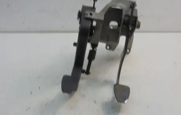 Mercedes-Benz Sprinter W901 W902 W903 W904 Pedal assembly 9012900919