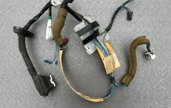 Nissan Patrol Y61 Front door wiring loom 24125VB060