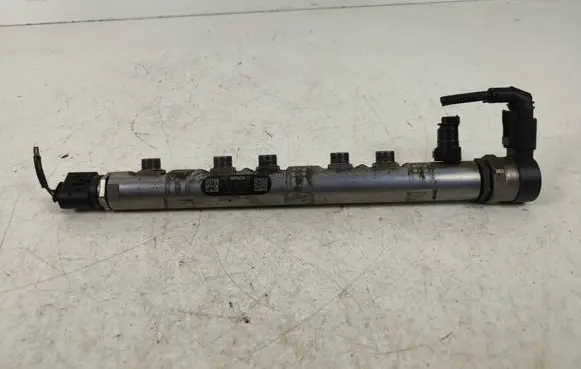 BMW 1 E81 E87 Fuel main line pipe 7801656 0000061 0445214134