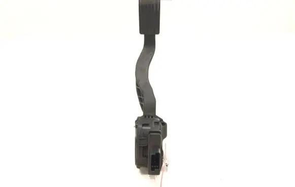Accelerator throttle pedal