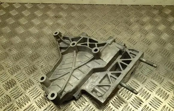 Hyundai Kona I Engine mounting bracket EM16JA1546BJ