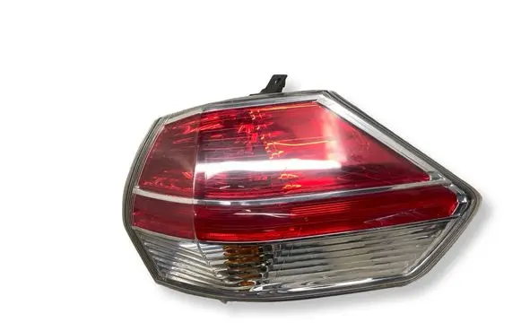 Nissan X-Trail T32 Rear/tail lights 22017939 A049628 D2R1D