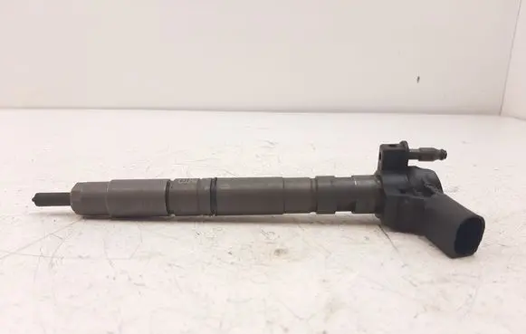Audi A4 S4 B8 8K Fuel injector 03L130277 0445116030