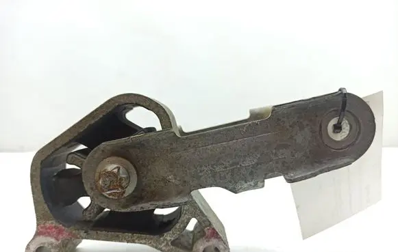 Mercedes-Benz Vito Viano W447 Engine mount bracket A2462400809