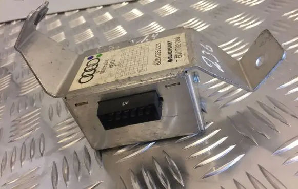 Audi A2 Sound amplifier 8Z0035223 236