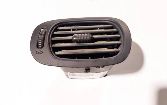 Chrysler Grand Voyager IV Dash center air vent grill