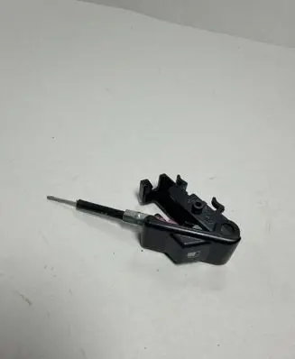 Mazda CX-3 Fuel tank opening switch 