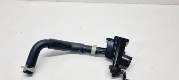 Nissan Qashqai J12 Engine coolant pipe/hose 6UM05 165766UM05