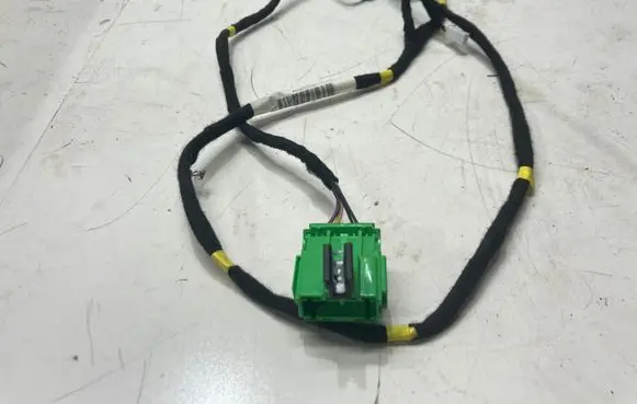 Volvo V40 Front door wiring loom 31374039