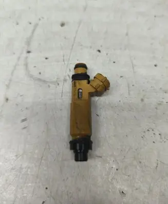 Toyota Avensis T220 Fuel injector 23250-74170