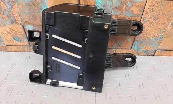 BMW X7 G07 Fuse box cover 6819625 61426819625