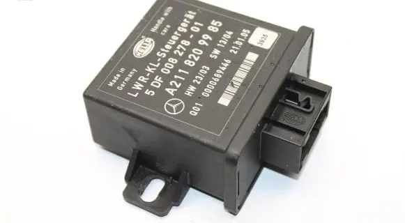 Mercedes-Benz CLS C219 Light module LCM A2118209985