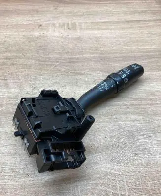 Toyota Avensis T250 Wiper control stalk 173654LH 8465205170 L99
