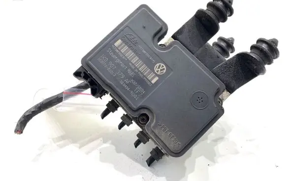 Skoda Octavia Mk2 (1Z) ABS Pump 1K0907379AF