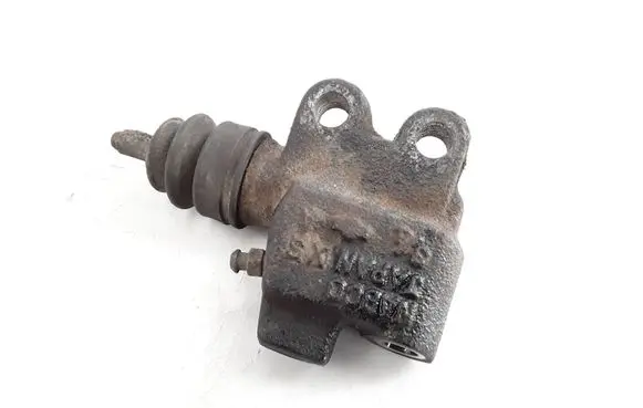 Nissan Primera Clutch slave cylinder 
