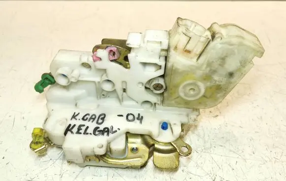 Nissan King Cab, Navara Rear door lock