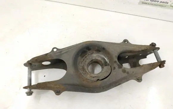 Mercedes-Benz C W204 Rear control arm 2043520402 A2043520402