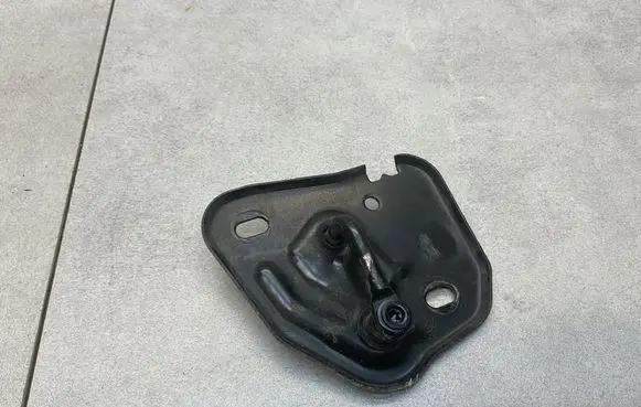 Audi A7 S7 4G Engine bonnet/hood lock/latch loop/hook 4G0823186