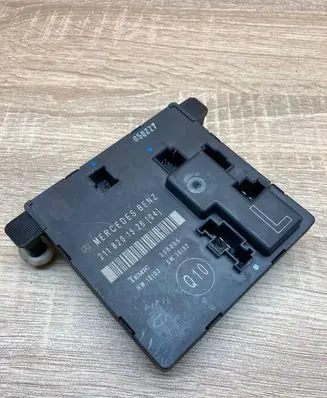 Mercedes-Benz E W211 Door control unit/module 2118201526 356805 Q10