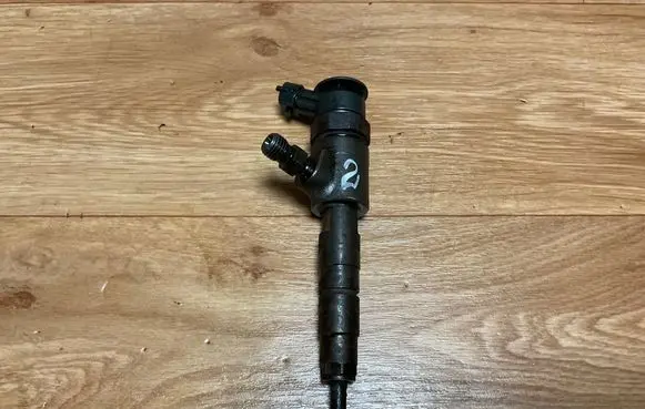 Peugeot Partner Fuel injector 0445110340