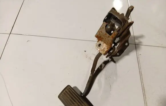 Honda CR-V Brake pedal 