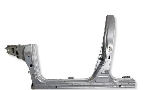 Toyota Avensis T270 Pillar (middle) 6131205040 6140405902 6103805060