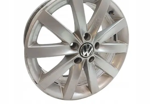 Volkswagen Jetta VI R17 alloy rim 