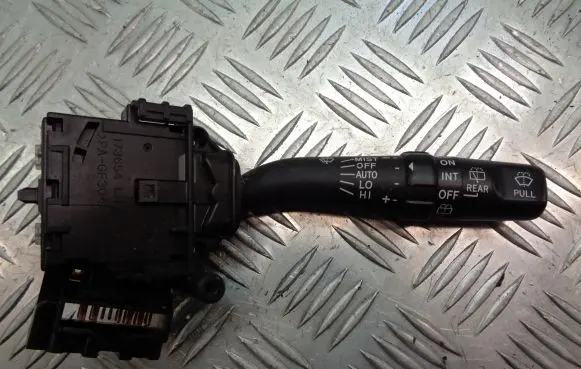 Toyota Avensis T250 Wiper switch 173654