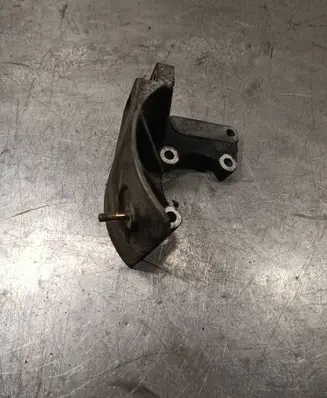 Opel Antara Engine mounting bracket