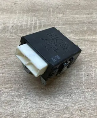 Toyota Auris 150 Window wiper relay 8594012160 4230001060