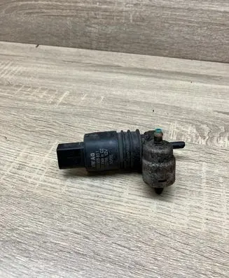 Volkswagen Golf VII Windscreen/windshield washer pump 1K6955651