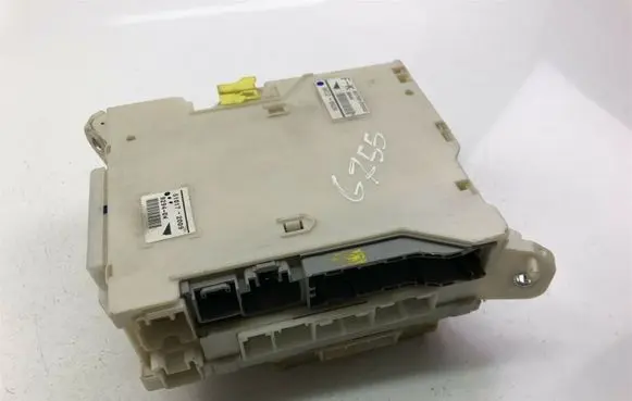 Lexus GS 300 350 430 450H Other control units/modules 8273030302 G755