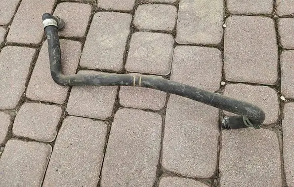 Renault Zoe Engine coolant pipe/hose 110617090R