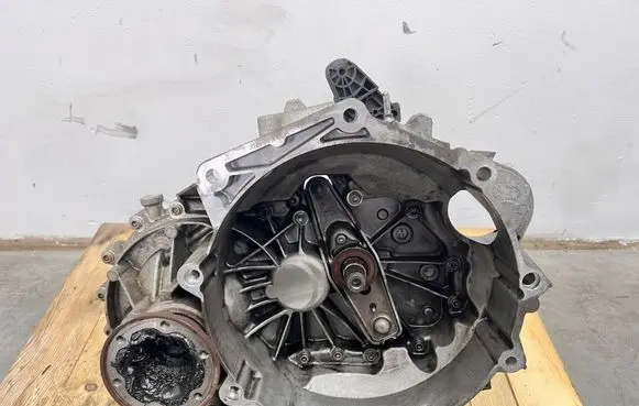 Volkswagen Golf VIII Manual 6 speed gearbox UPH