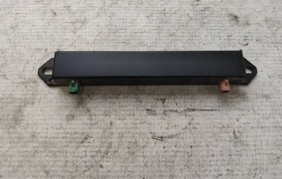 Chrysler Pacifica Antenna control unit P68227177AA 00533109810