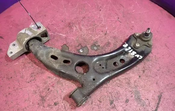 Volkswagen PASSAT CC Front control arm