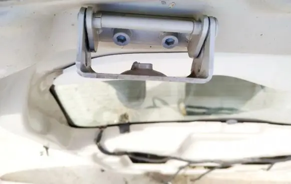 Tailgate/trunk/boot hinge