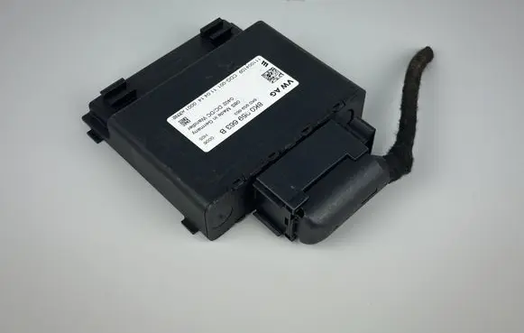 Audi A5 8T 8F Voltage converter/converter module 8K0959663B 8K0959663 111004109