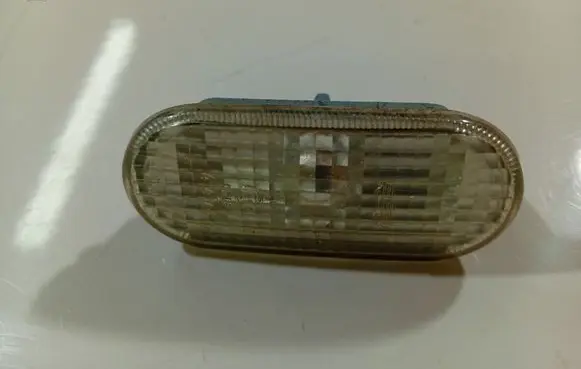 Volkswagen PASSAT B5 Front fender indicator light 1J5949117