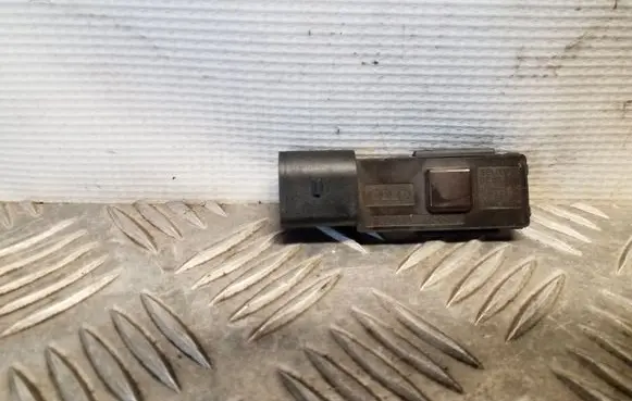 Clutch pedal sensor