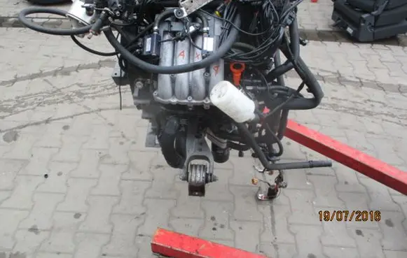 Volkswagen Transporter - Caravelle T5 Engine 7111000