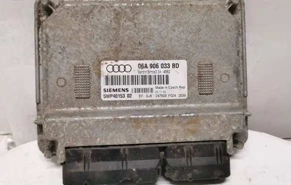 Audi A3 S3 8L Engine control unit/module 06A906033BD 5WP4015302 S33A4582
