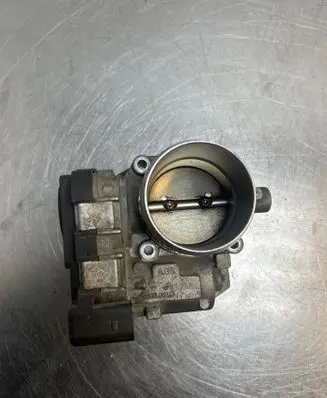 Volkswagen PASSAT B6 Throttle valve 03C133062D