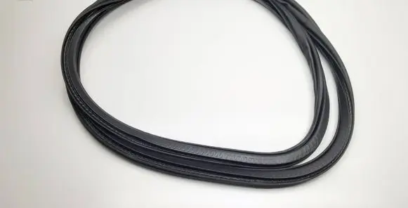 Volvo S90, V90 Front door rubber seal 31371589
