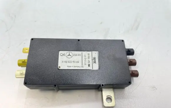 Mercedes-Benz B W245 Antenna control unit A1698200089 ZGS003