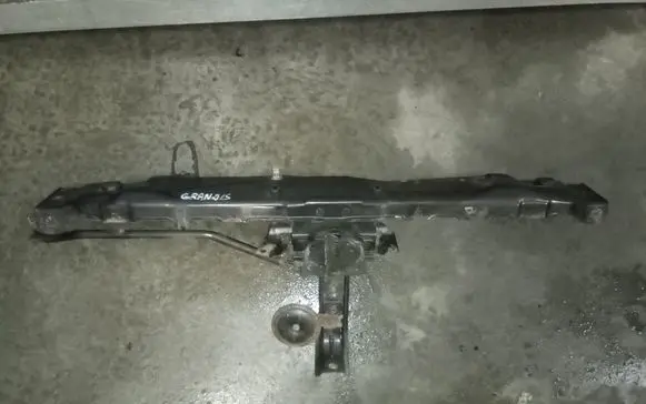 Mitsubishi Grandis Top upper radiator support slam panel