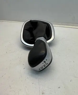 Renault Trafic III (X82) Gear lever shifter trim leather/knob 969350142R